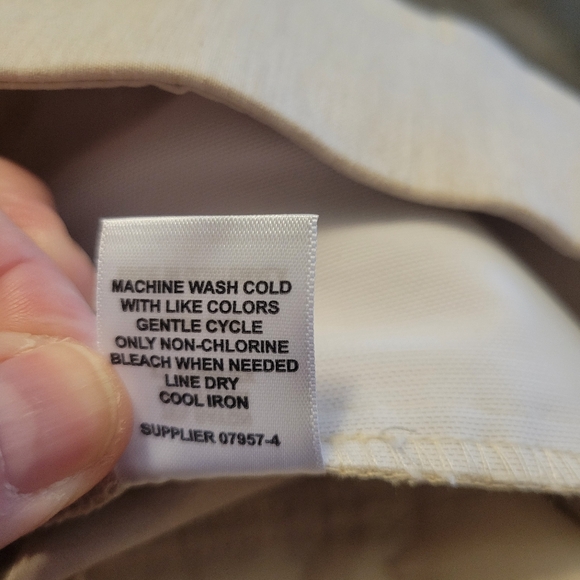 NWT Liz Claiborne Women's Cream Pants Size 6 - Picture 7 of 7